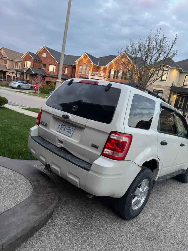 2011 FORD ESCAPE XLT LEATHER SUNROOF - Photo 4