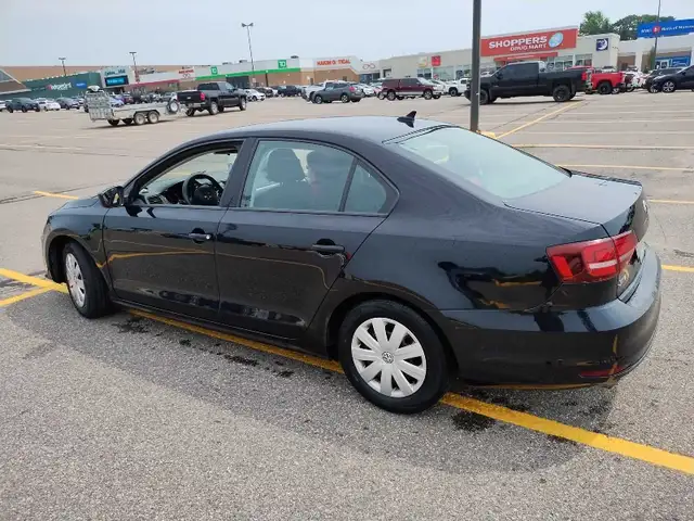 2017 Volkswagen Jetta TSI - Photo 2