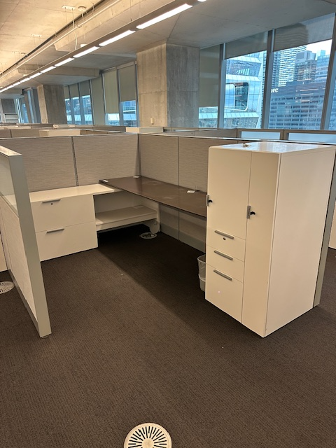 Cubicles/ Teknion Leverage 6x6x51' high stations $675/excel cond - Photo 2