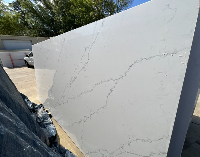 White Quartz Countertop  -  Factory unloaded