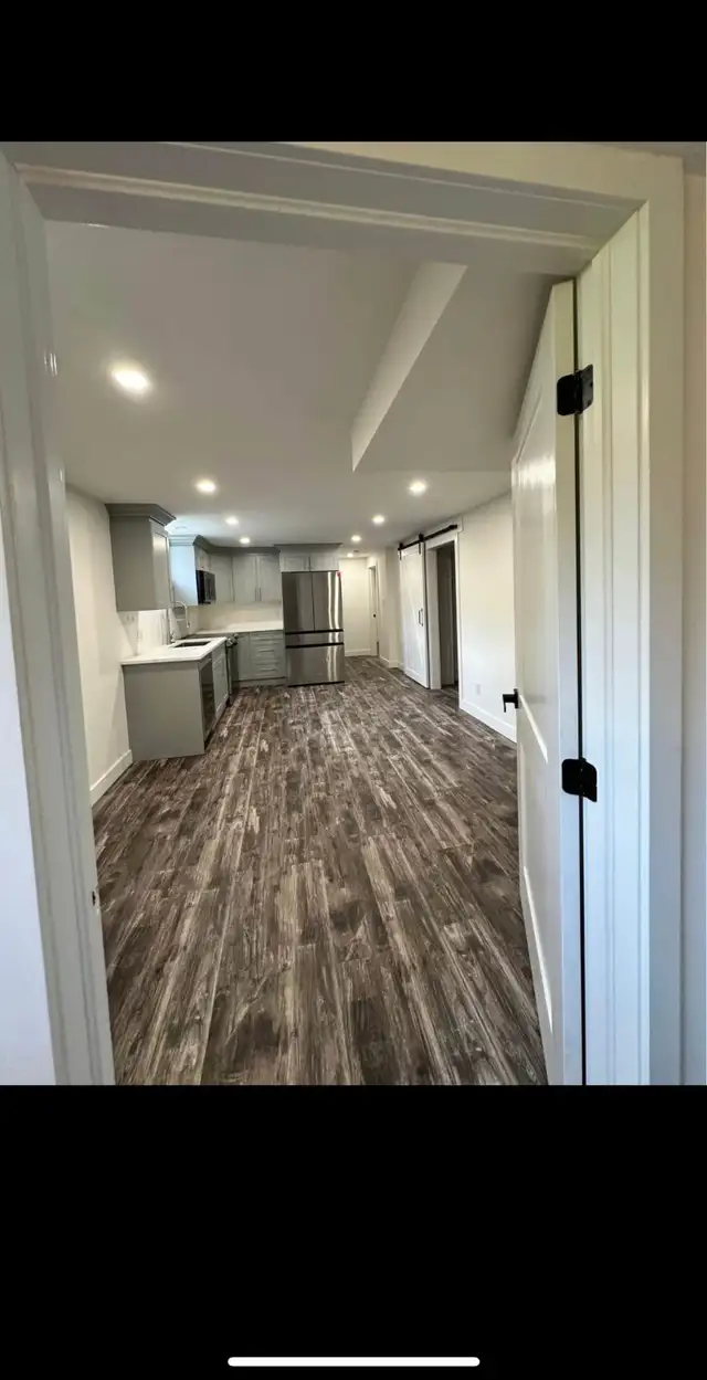 Newly furnished  2 bedroom, 1 bathroom private unit - Photo 2