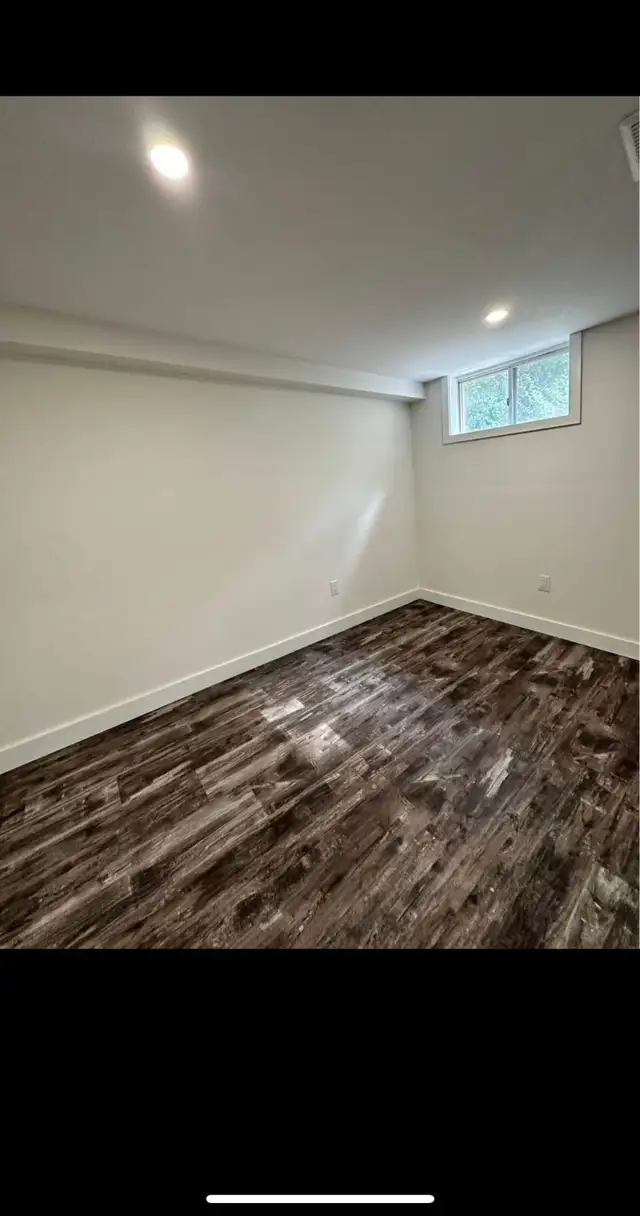 Newly furnished  2 bedroom, 1 bathroom private unit - Photo 3