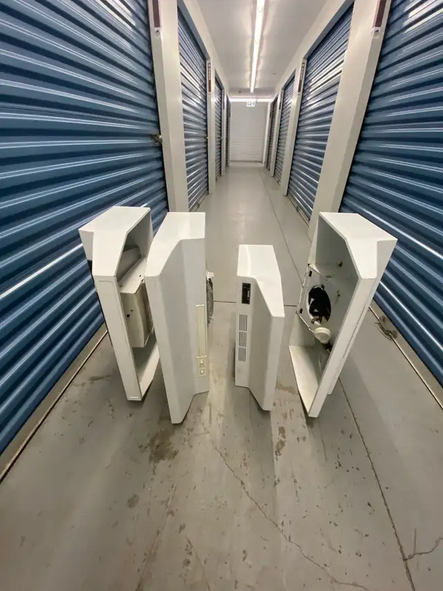 WHITE RANGE HOODS - Photo 3