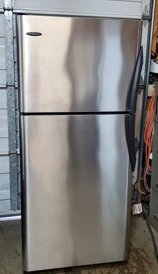 Frigidaire mid size fridge - Very good condition, Stainless cold