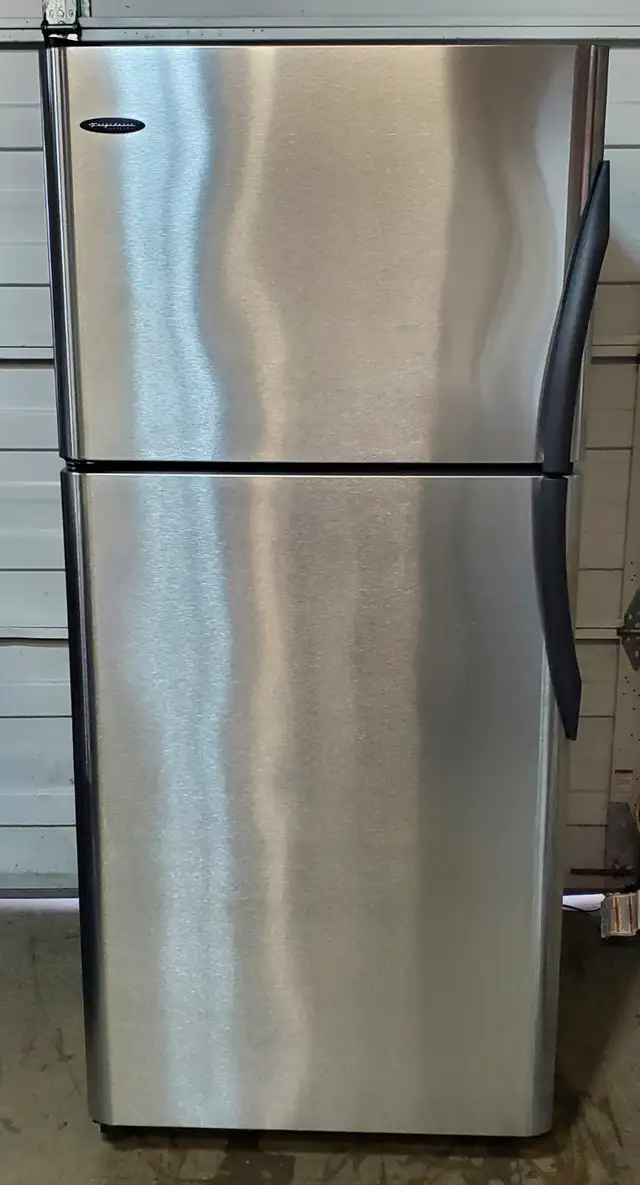 Frigidaire mid size fridge - Very good condition, Stainless cold - Photo 3
