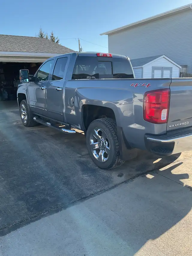2016 Chev LTZ truck - Photo 3