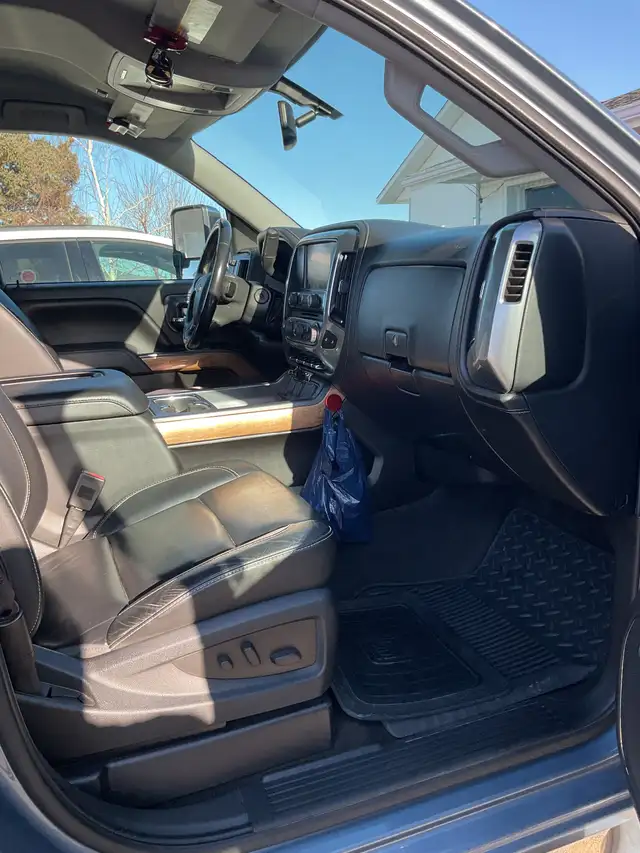 2016 Chev LTZ truck - Photo 5