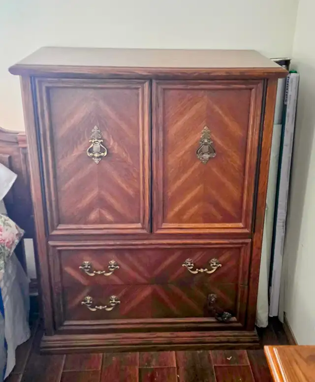 Bedroom Suite for sale