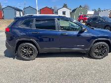 2016 Jeep Cherokee 4X4 - Photo 2