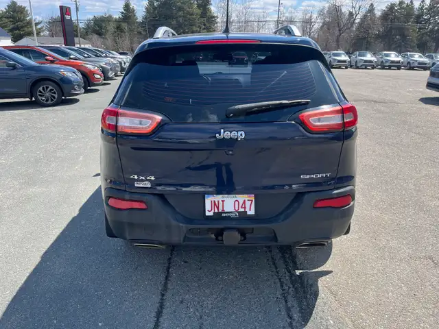 2016 Jeep Cherokee 4X4 - Photo 3