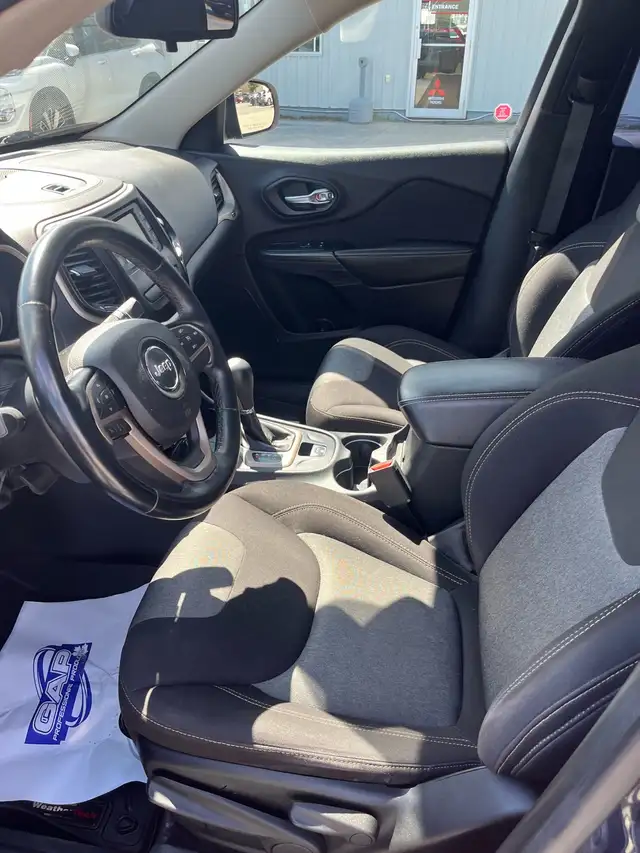 2016 Jeep Cherokee 4X4 - Photo 4