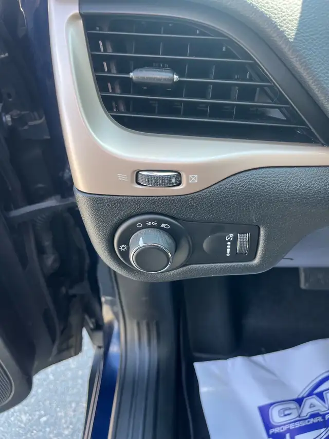 2016 Jeep Cherokee 4X4 - Photo 6