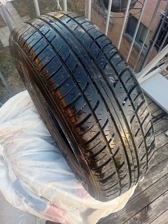 4x 185/60R15 4season en tres bon etat 125$