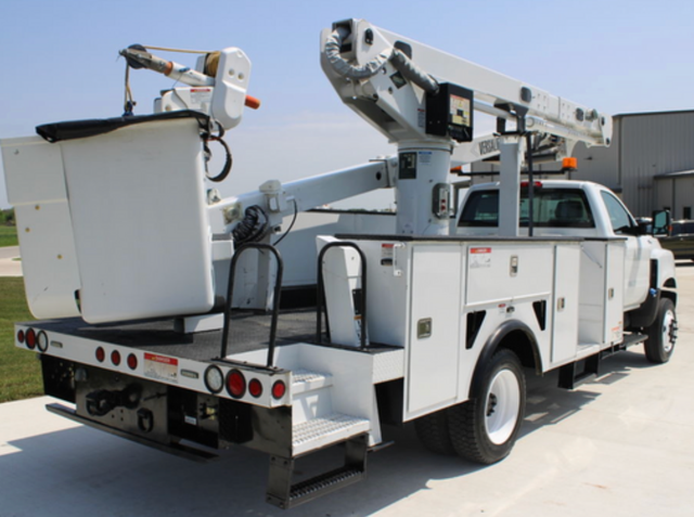 2020 International CV515 Versalift VST-52I Bucket Truck - Photo 3