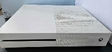 XBOX ONE S 1TB WITH ACCESSORIES