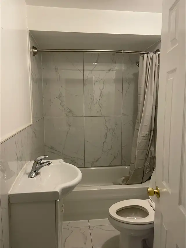 Furnished Room with On-Suite Washroom. Available Immediately. - Photo 7