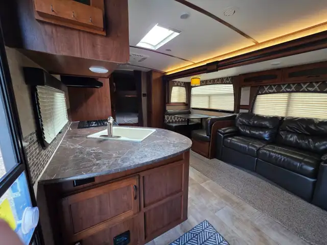 2016 Jayco Whitehawk Travel Trailer - Photo 5