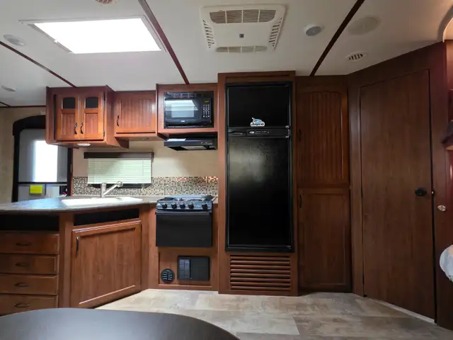 2016 Jayco Whitehawk Travel Trailer - Photo 7