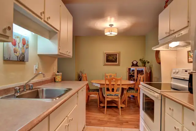 BEAU 4 ½-CHARLESBOURG,RÉNOVÉ, 1295$/MOIS TOUT INCLUS! JUILLET - Photo 4