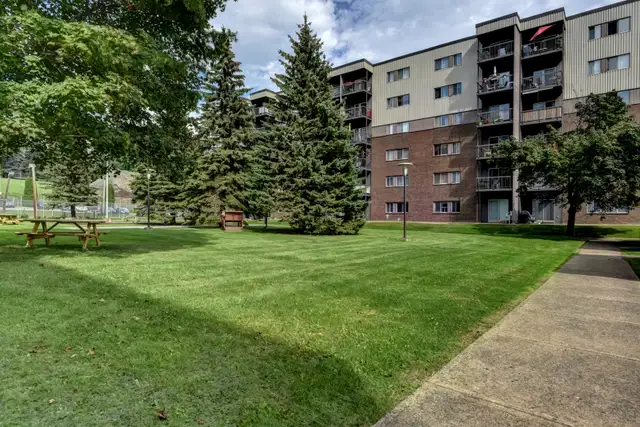 BEAU 4 ½-CHARLESBOURG,RÉNOVÉ, 1295$/MOIS TOUT INCLUS! JUILLET - Photo 11