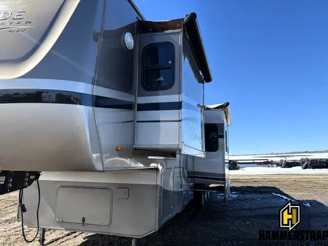 2008 KZ RV Escalade 40 Ft 5th Wheel Toy Hauler Travel Trailer - Photo 9