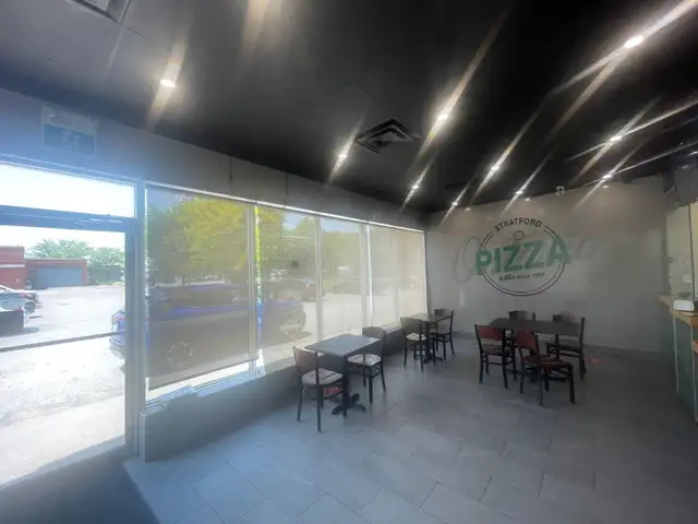 Papa John' Pizza for Sale - Photo 3