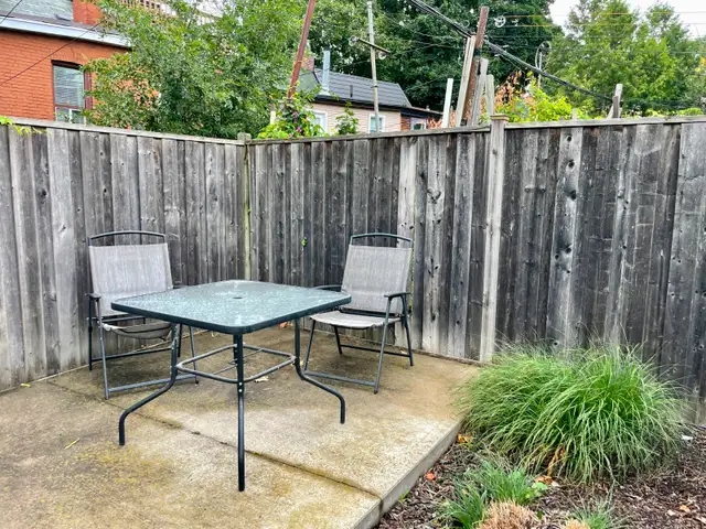 Beautiful 2 Bedroom Basement Apt. - Private Laundry - Patio - Photo 10