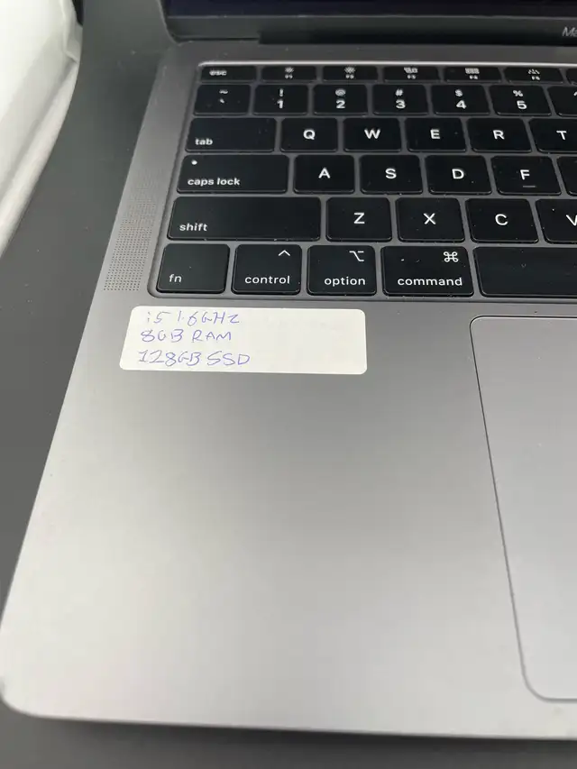 MacBook Air 2019 128GB - Photo 3