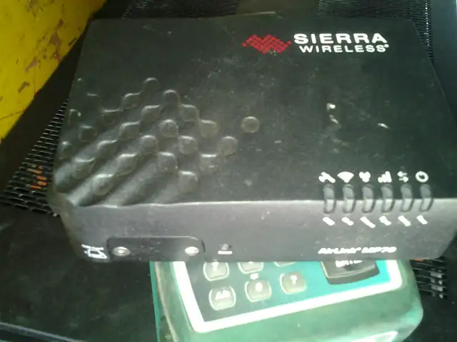 Sierra Wireless / SemTech AirLink MP70 LTE-Advanced Pro Rugged V - Photo 3