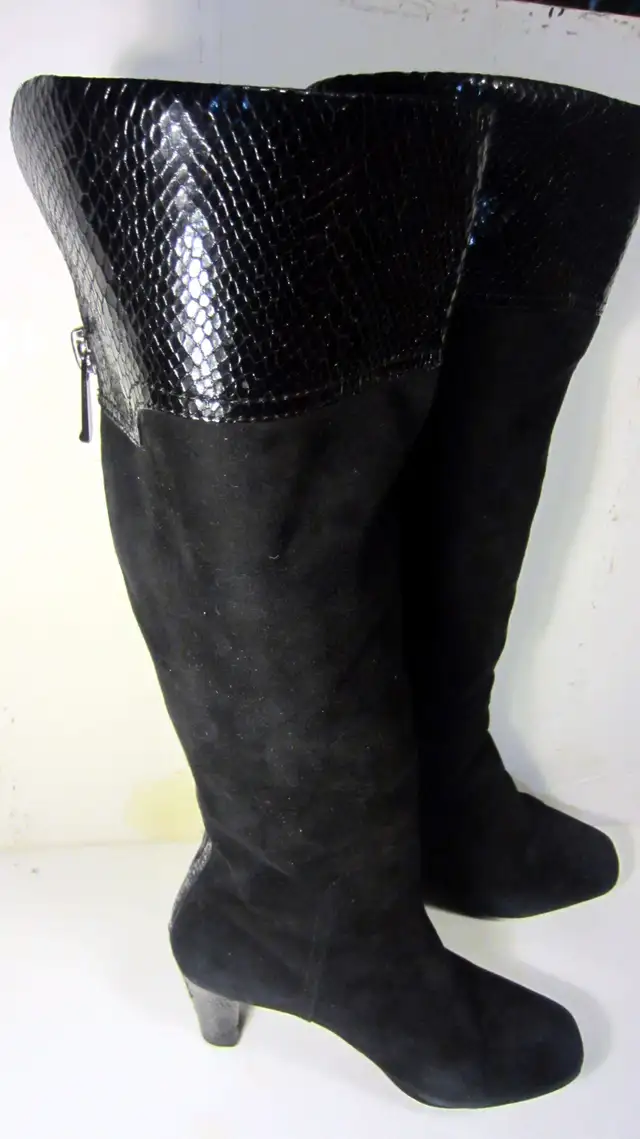 Woman’s Bandolino Back Zippered Suede Boots - Photo 6