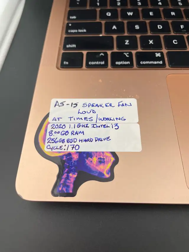 As Is 2020 MacBook Air Intel - Photo 2