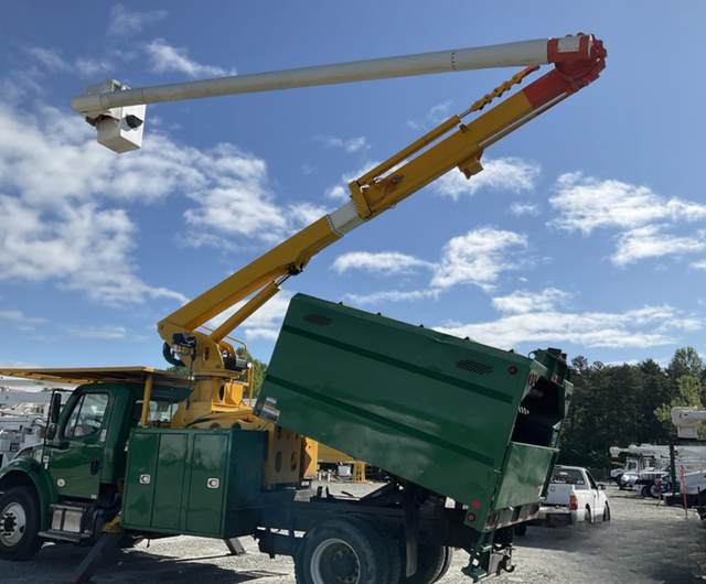 2018 Freightliner M2-106 Altec LR7-60E70 Bucket Truck - Photo 4