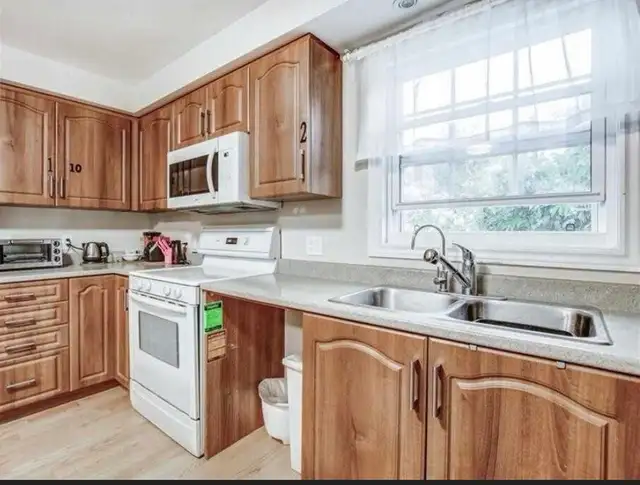 BEDROOM AVAILABLE IN WELLAND