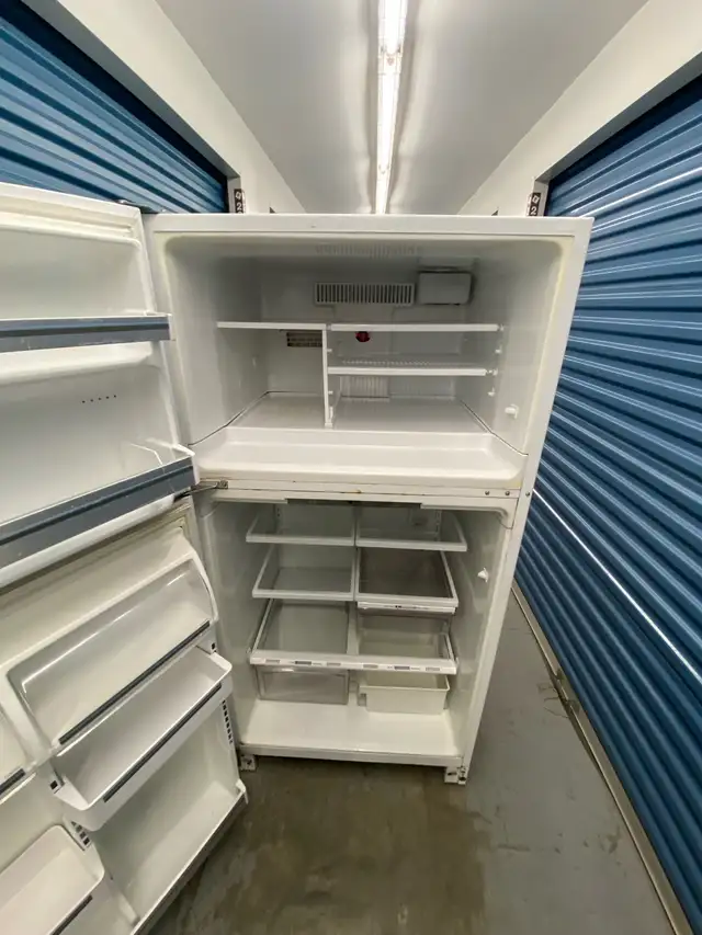 WHITE MAYTAG REFRIGERATOR - Photo 5