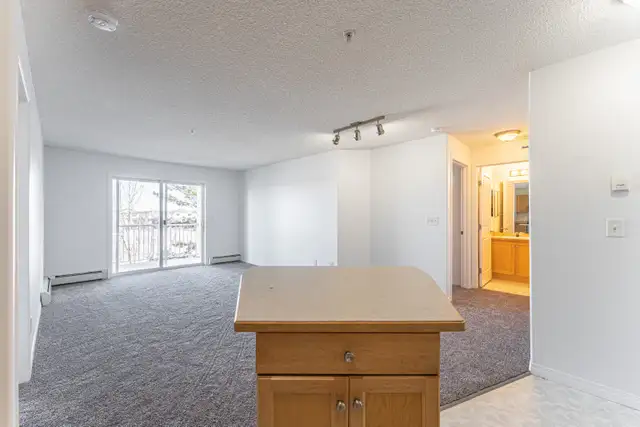 2 Bedroom 2 Bathroom Condo for Renr - Photo 5