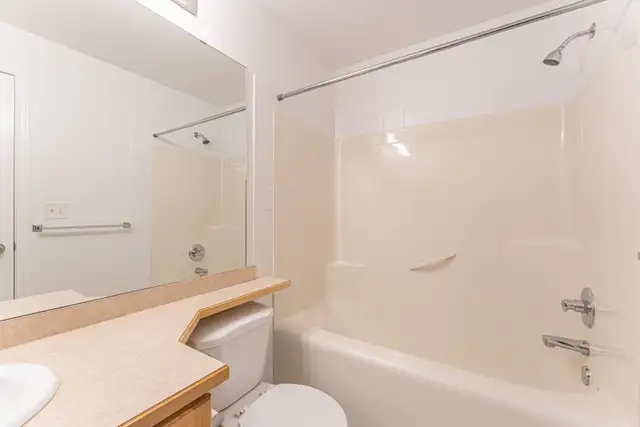 2 Bedroom 2 Bathroom Condo for Renr - Photo 10