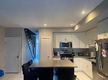 Very High End Student Bedroom Available in an All Female Home! - Photo 5