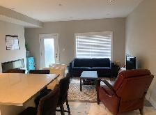 Very High End Student Bedroom Available in an All Female Home! - Photo 6