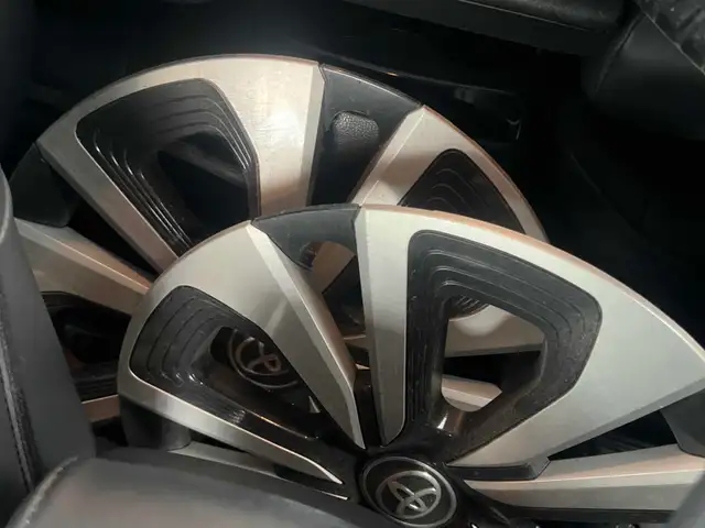 2018 Toyota Prius Prime "plug in hybrid" - Photo 9