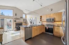 FOR SALE: Spacious Bungalow in Lake Community - Photo 4
