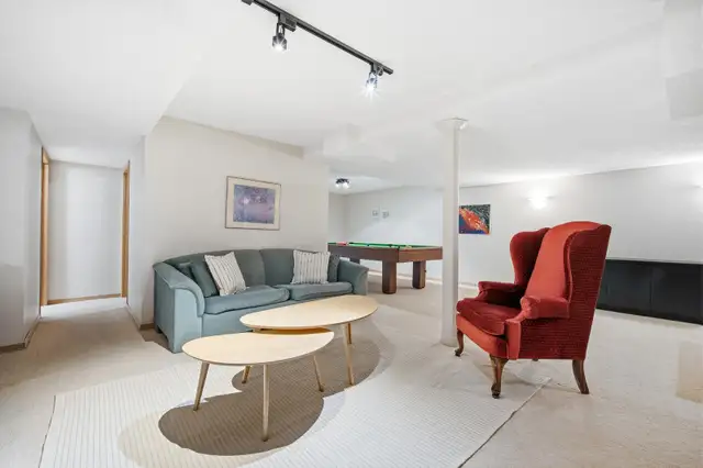 FOR SALE: Spacious Bungalow in Lake Community - Photo 9