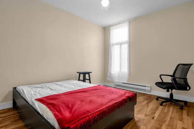 Location!! With new appliances, 2bdr, close to metro, renovated - Photo 8