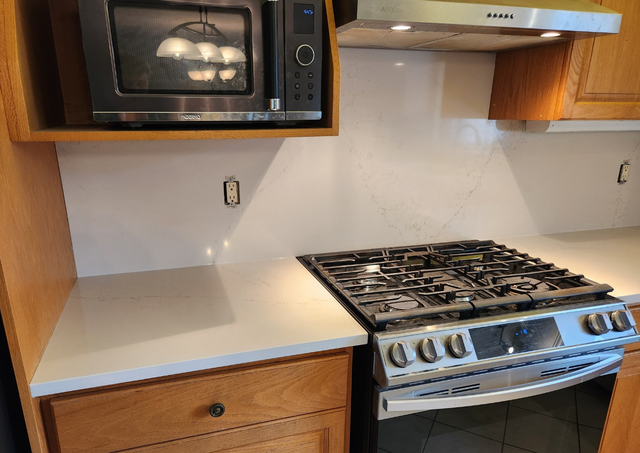 White Quartz Countertop - Photo 3