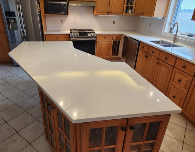 White Quartz Countertop - Photo 4
