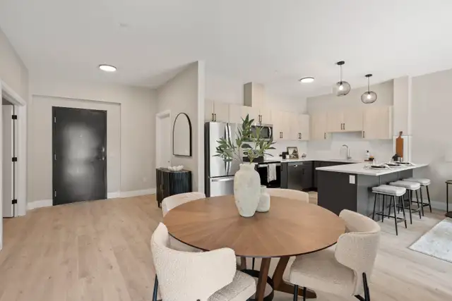 1 Bed, 1   Den Apartments Available NOW in Lucan, ON! - Photo 2