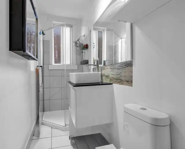 Location!! A bright and stylish apartment, 2bdr, appliances - Photo 2