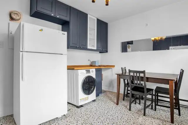 Location!! A bright and stylish apartment, 2bdr, appliances - Photo 5