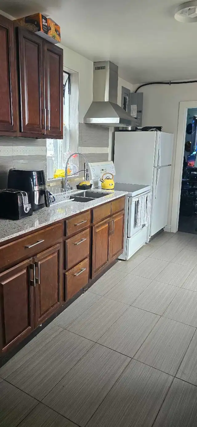 Room Available For May 1st - Photo 2