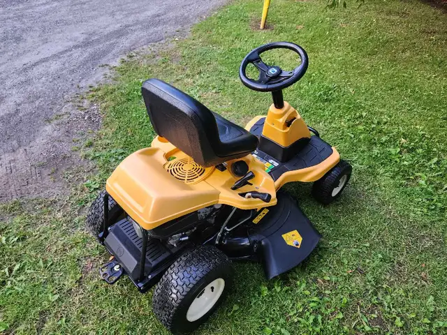 Cub Cadet 30' Rider - Photo 3