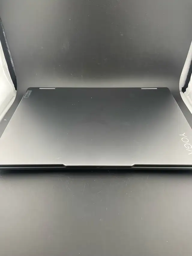 Lenovo Yoga 714IRL8 With Charger - Photo 2